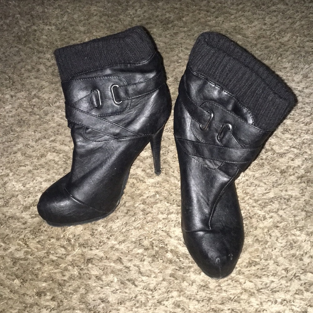2 for $12 Black heeled Booties🖤